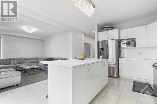 668 Decoeur Drive, Ottawa, ON - Indoor Photo Showing Kitchen