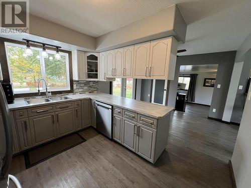 5116 Sunset Drive, Fort Nelson, BC - Indoor Photo Showing Kitchen With Double Sink