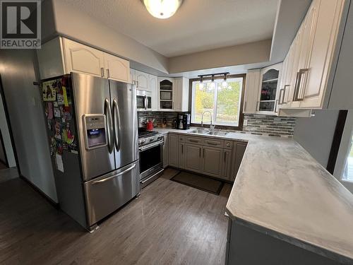 5116 Sunset Drive, Fort Nelson, BC - Indoor Photo Showing Kitchen