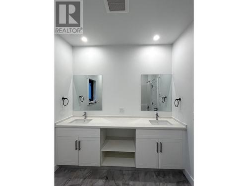 4022 Thomas Street, Terrace, BC - Indoor Photo Showing Bathroom