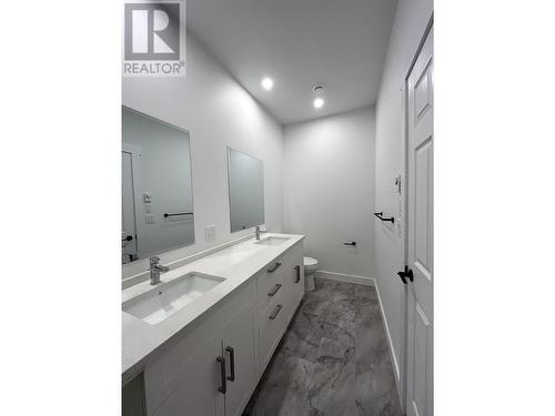 4022 Thomas Street, Terrace, BC - Indoor Photo Showing Bathroom