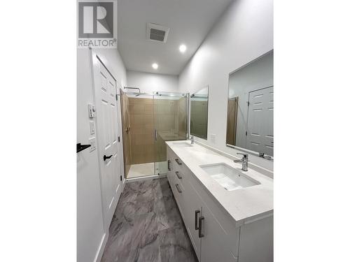 4022 Thomas Street, Terrace, BC - Indoor Photo Showing Bathroom