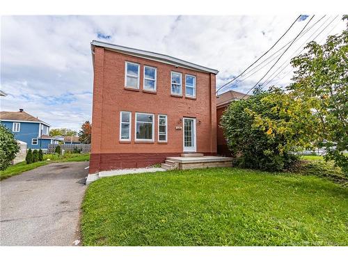 686 Bridge St, Bathurst, NB 