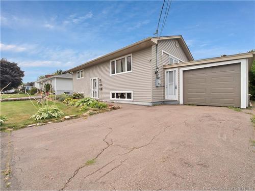 207 Diligent Dr, Riverview, NB 