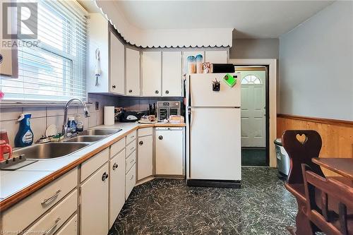 39 Weir Street S, Hamilton, ON - Indoor Photo Showing Kitchen With Double Sink