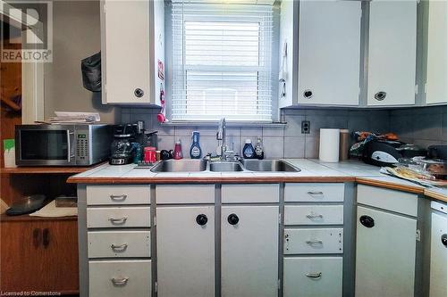 39 Weir Street S, Hamilton, ON - Indoor Photo Showing Kitchen With Double Sink