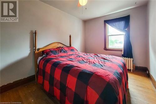 39 Weir Street S, Hamilton, ON - Indoor Photo Showing Bedroom