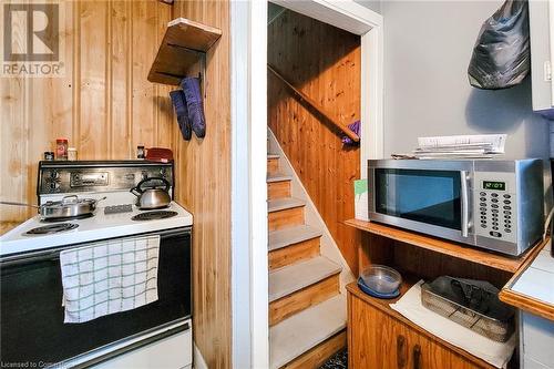 39 Weir Street S, Hamilton, ON - Indoor Photo Showing Kitchen