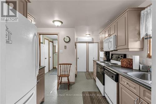 18329 County 2 Road, South Glengarry, ON - Indoor Photo Showing Kitchen