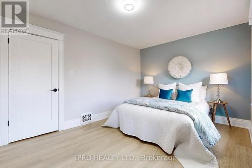 521 Hughson Street N, Hamilton, ON - Indoor Photo Showing Bedroom