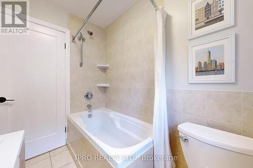 521 Hughson Street N, Hamilton, ON - Indoor Photo Showing Bathroom