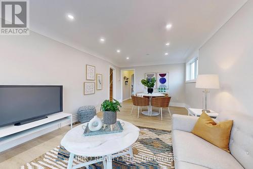 521 Hughson Street N, Hamilton, ON - Indoor Photo Showing Living Room