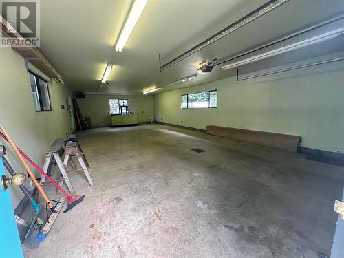 118 Weeks Road, Genelle, BC - Indoor Photo Showing Garage