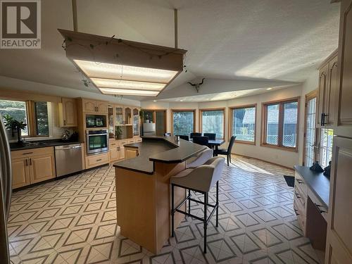 118 Weeks Road, Genelle, BC - Indoor Photo Showing Kitchen