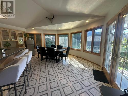 118 Weeks Road, Genelle, BC - Indoor Photo Showing Dining Room