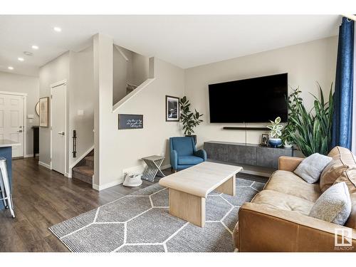 15184 25 St Nw, Edmonton, AB - Indoor Photo Showing Living Room