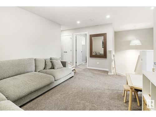 15184 25 St Nw, Edmonton, AB - Indoor Photo Showing Living Room