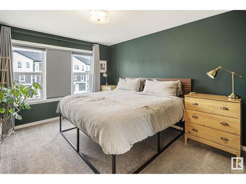 15184 25 St Nw, Edmonton, AB - Indoor Photo Showing Bedroom