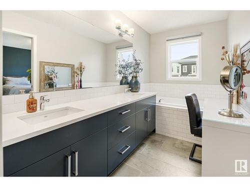 15184 25 St Nw, Edmonton, AB - Indoor Photo Showing Bathroom