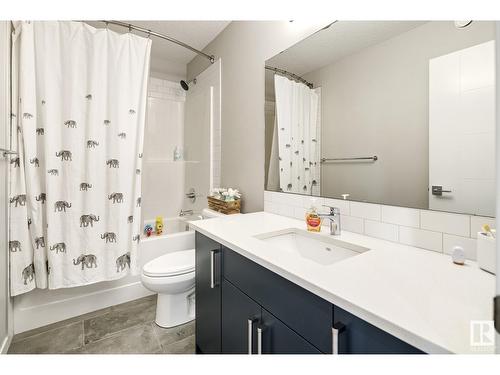 15184 25 St Nw, Edmonton, AB - Indoor Photo Showing Bathroom