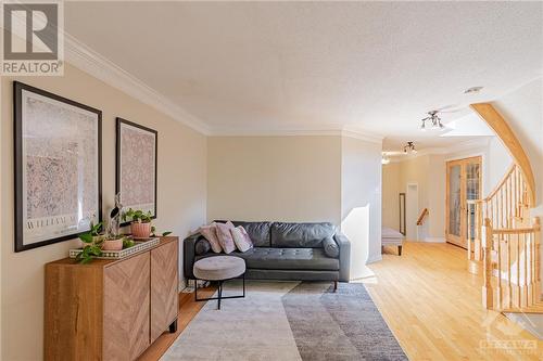 22 Mcpeake Place, Ottawa, ON - Indoor Photo Showing Living Room