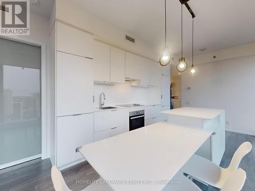 3102 - 5 St Joseph Street, Toronto, ON - Indoor Photo Showing Kitchen