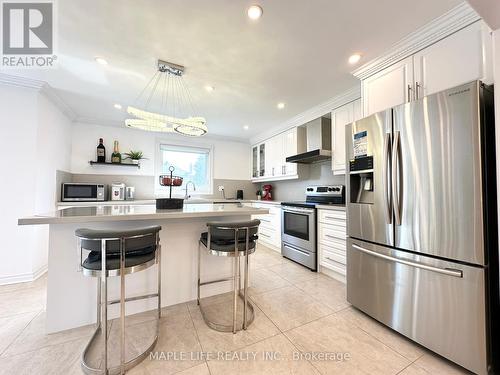 48 Brookshill Crescent, Richmond Hill, ON - Indoor Photo Showing Kitchen With Stainless Steel Kitchen