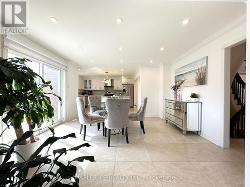 48 Brookshill Crescent, Richmond Hill, ON - Indoor Photo Showing Dining Room