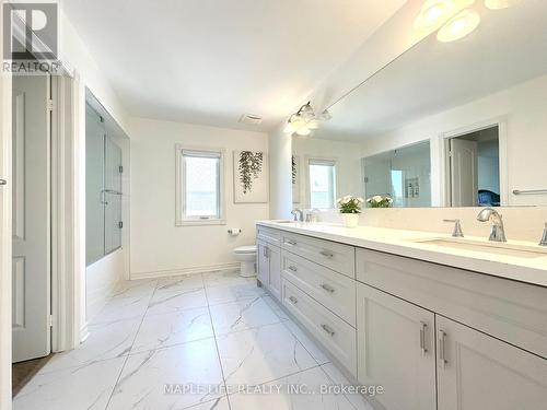 48 Brookshill Crescent, Richmond Hill, ON - Indoor Photo Showing Bathroom