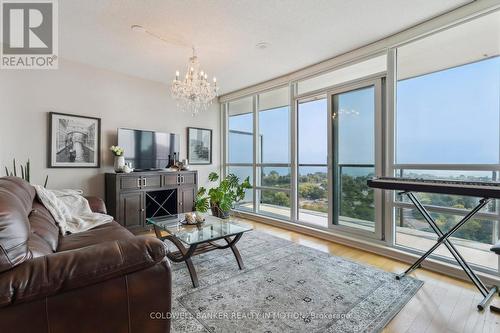 1208 - 2240 Lake Shore Boulevard, Toronto, ON - Indoor Photo Showing Living Room