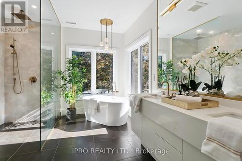 2082 Bridge Road W, Oakville, ON - Indoor Photo Showing Bathroom