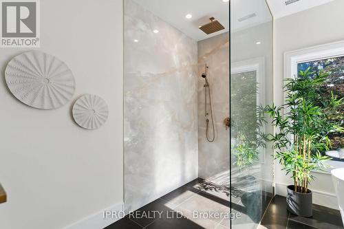 2082 Bridge Road W, Oakville, ON - Indoor Photo Showing Bathroom