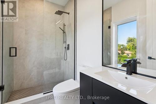 2082 Bridge Road W, Oakville, ON - Indoor Photo Showing Bathroom