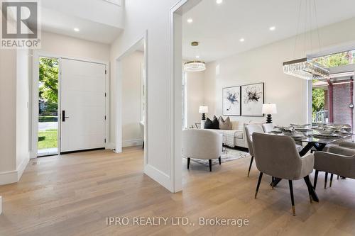 2082 Bridge Road W, Oakville, ON - Indoor Photo Showing Dining Room