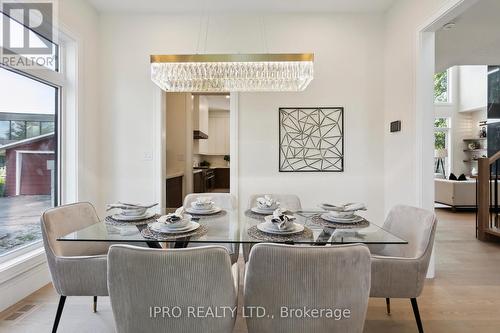 2082 Bridge Road W, Oakville, ON - Indoor Photo Showing Dining Room