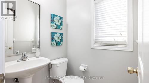 46 Goldsboro Road, Brampton, ON - Indoor Photo Showing Bathroom