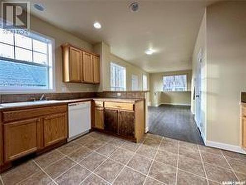 336 T Avenue S, Saskatoon, SK - Indoor Photo Showing Kitchen