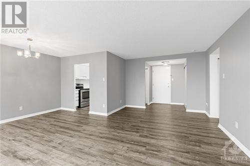 2760 Carousel Crescent Unit#1111, Ottawa, ON - Indoor