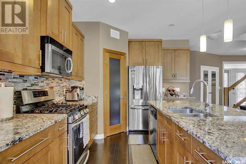 5262 Aviator Crescent, Regina, SK - Indoor Photo Showing Kitchen With Stainless Steel Kitchen With Double Sink With Upgraded Kitchen