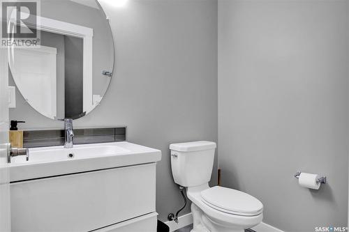 311 Lorne Street, Regina, SK - Indoor Photo Showing Bathroom