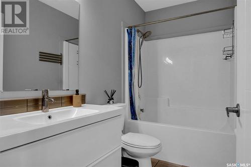 311 Lorne Street, Regina, SK - Indoor Photo Showing Bathroom