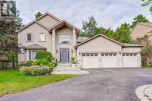 7 Falling Leaf Court, Aurora, ON - Outdoor With Facade