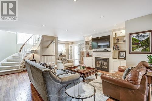 7 Falling Leaf Court, Aurora, ON - Indoor Photo Showing Living Room With Fireplace