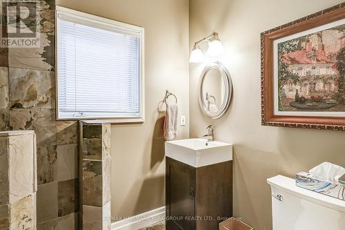 7 Falling Leaf Court, Aurora, ON - Indoor Photo Showing Bathroom