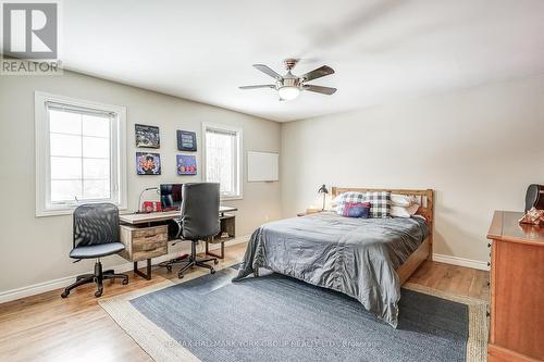 7 Falling Leaf Court, Aurora, ON - Indoor Photo Showing Bedroom