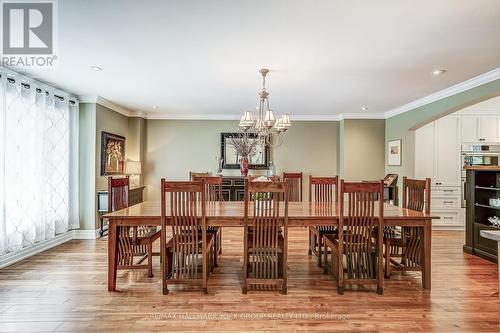 7 Falling Leaf Court, Aurora, ON - Indoor Photo Showing Dining Room