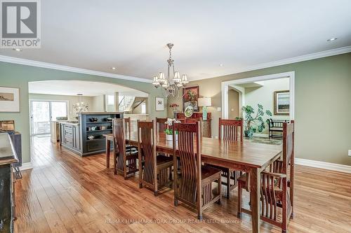 7 Falling Leaf Court, Aurora, ON - Indoor Photo Showing Dining Room