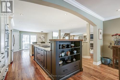 7 Falling Leaf Court, Aurora, ON - Indoor Photo Showing Other Room