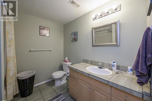 7000 Dawson Road, Prince George, BC - Indoor Photo Showing Bathroom