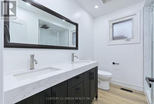 958 South Service Road, Mississauga, ON - Indoor Photo Showing Bathroom